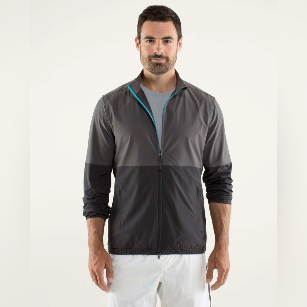 Lululemon Mens Pace Jacket Soot Light Grey Reversible Wind Water Resistant Small